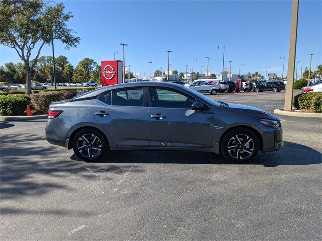 2025 Nissan Sentra SV photo 3