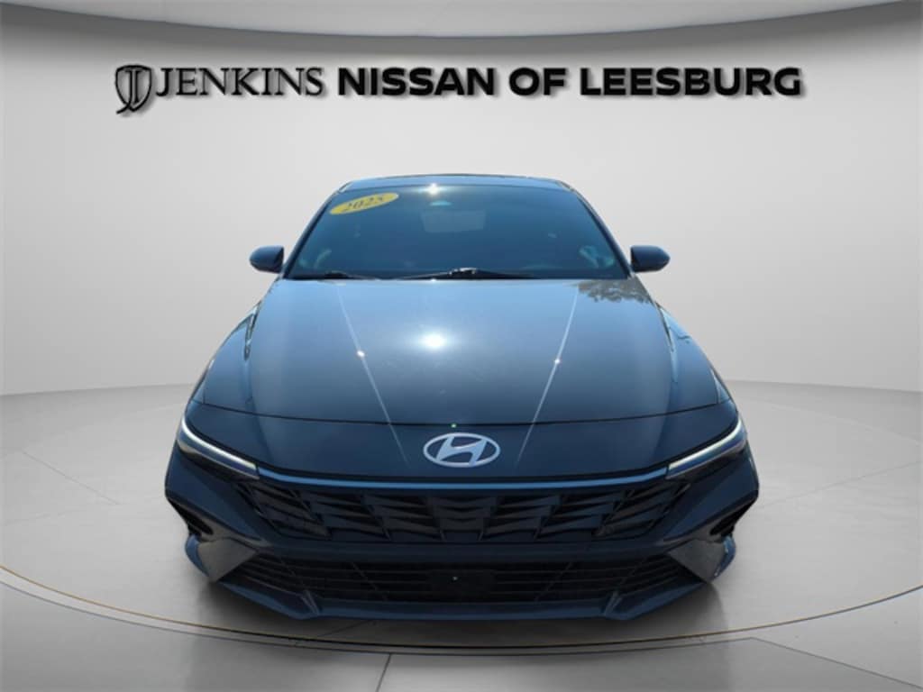 Used 2025 Hyundai Elantra Limited Sedan