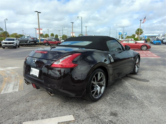 2016 Nissan 370Z Touring Sport photo 3