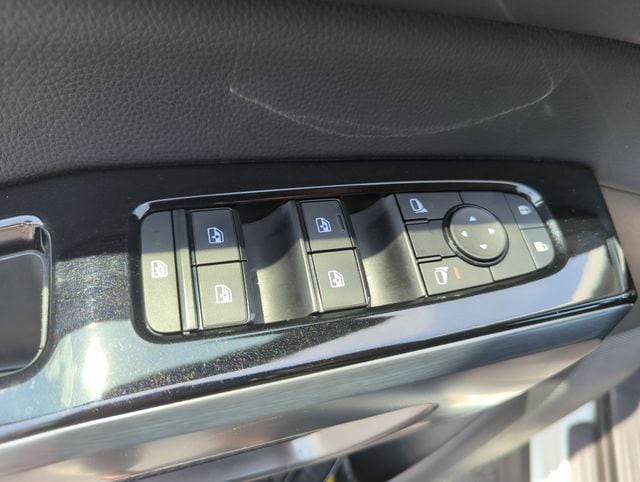 2023 Nissan Pathfinder SL - Photo 33
