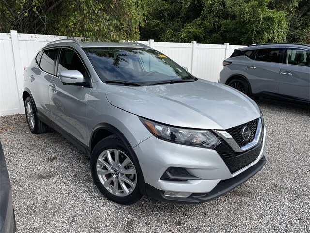 2022 Nissan Rogue Sport SV photo 2