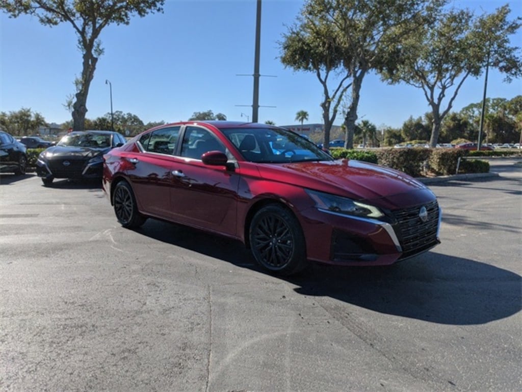 New 2025 Nissan Altima SV Sedan