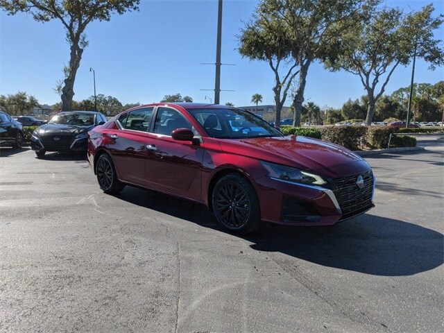 2025 Nissan Altima SV photo 2