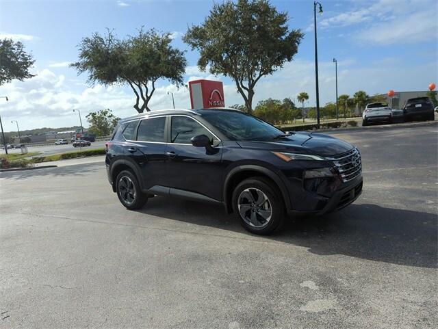 2026 Nissan Rogue SV photo 2
