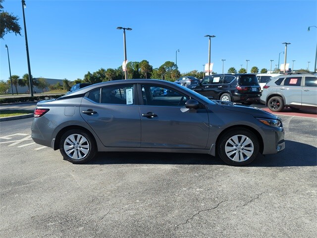 2025 Nissan Sentra S photo 3