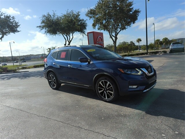 2018 Nissan Rogue SL photo 2