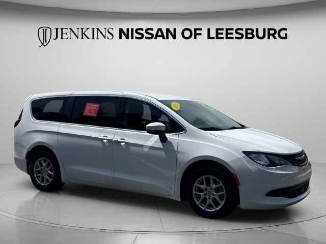 2023 Chrysler Voyager