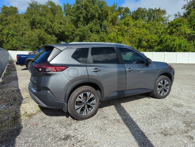 2022 Nissan Rogue SV photo 2