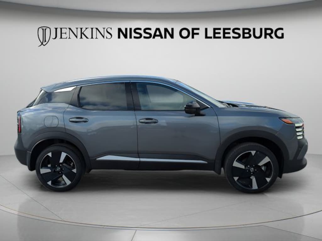 New 2026 Nissan Kicks SR SUV