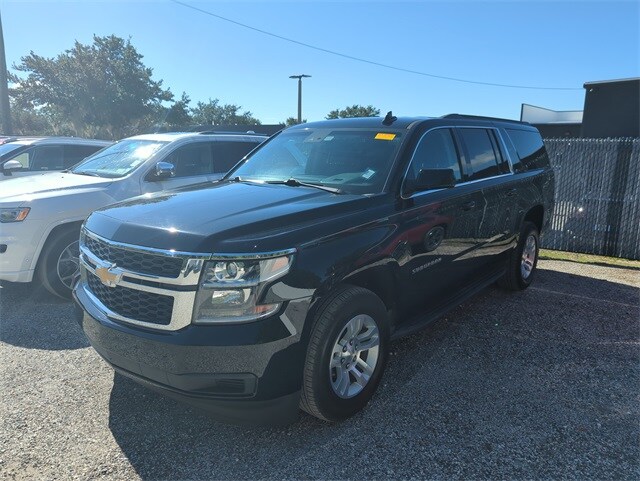 2019 Chevrolet Suburban LT photo 2