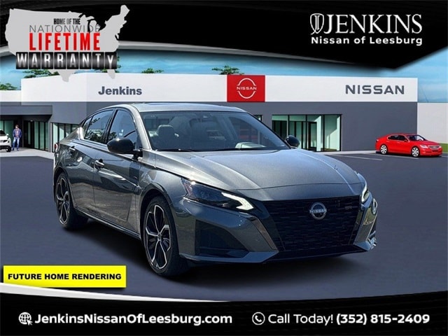 2025 Nissan Altima SR's photo