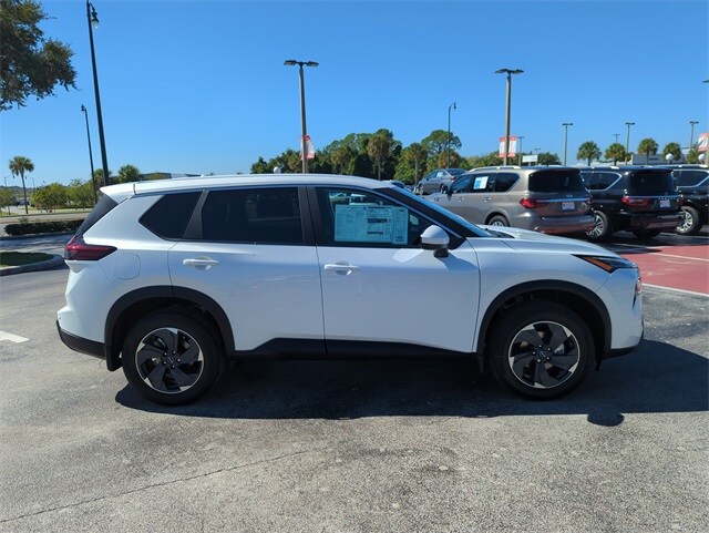 2026 Nissan Rogue SV photo 2