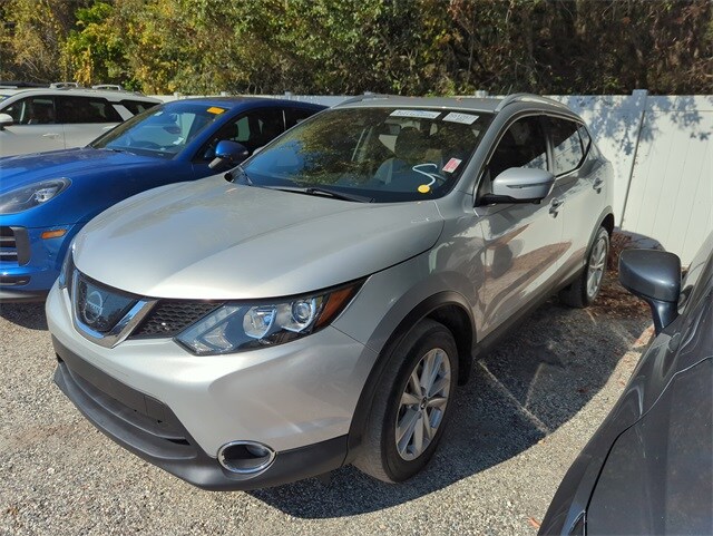 2019 Nissan Rogue Sport SV photo 2