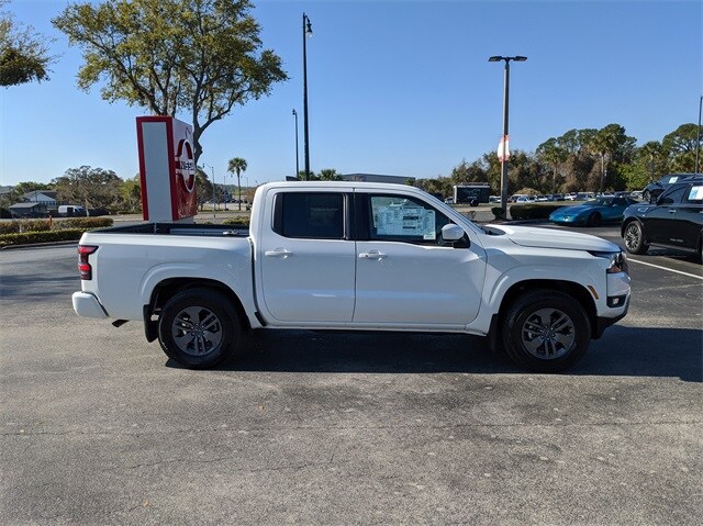 2025 Nissan Frontier SV photo 3