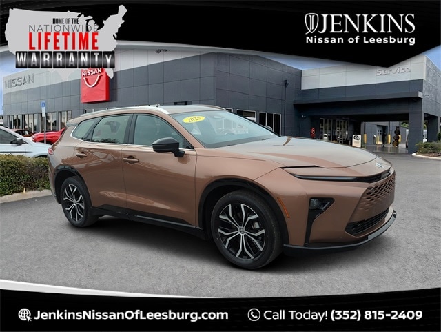 2025 Toyota Crown Signia XLE