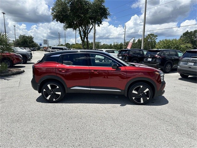 2025 Nissan Kicks SR photo 2