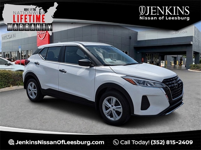 2025 Nissan KICKS PLAY Base's photo