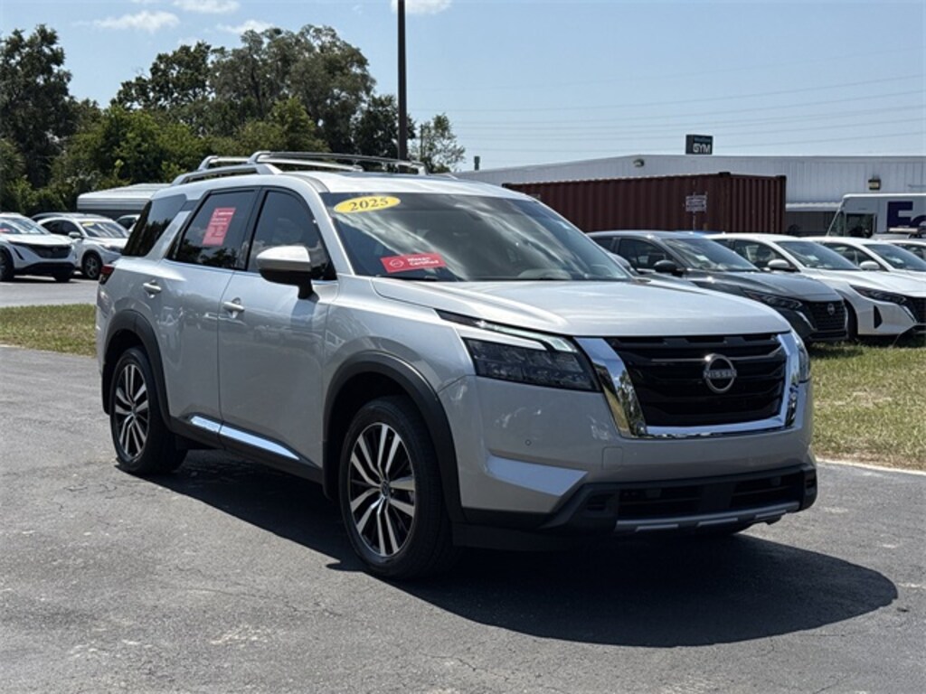 Used 2025 Nissan Pathfinder Platinum SUV