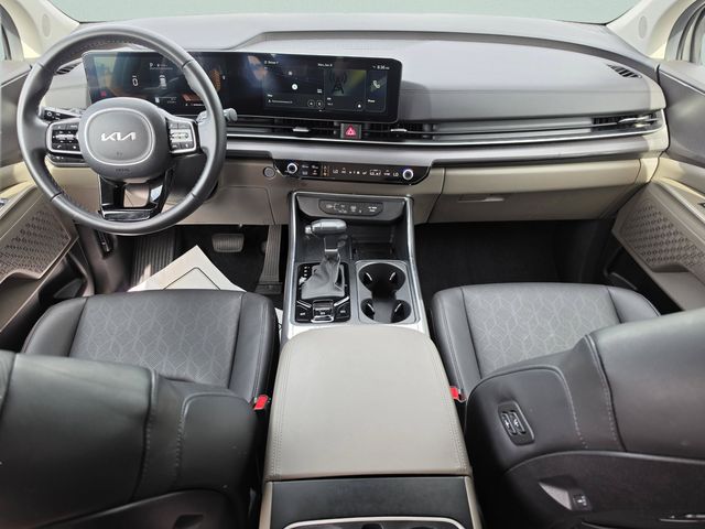 2025 Kia Carnival EX - Photo 21