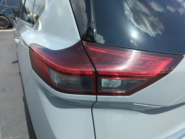 2024 Nissan Rogue SL - Photo 18