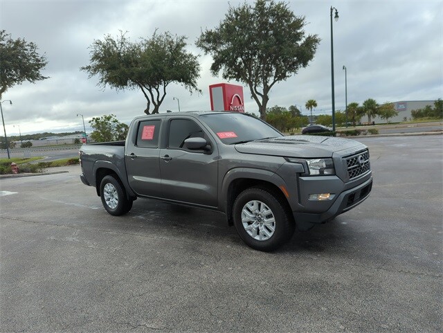 2022 Nissan Frontier SV photo 2