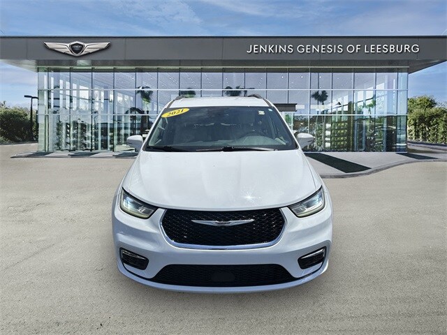 2021 Chrysler Pacifica Touring L photo 2