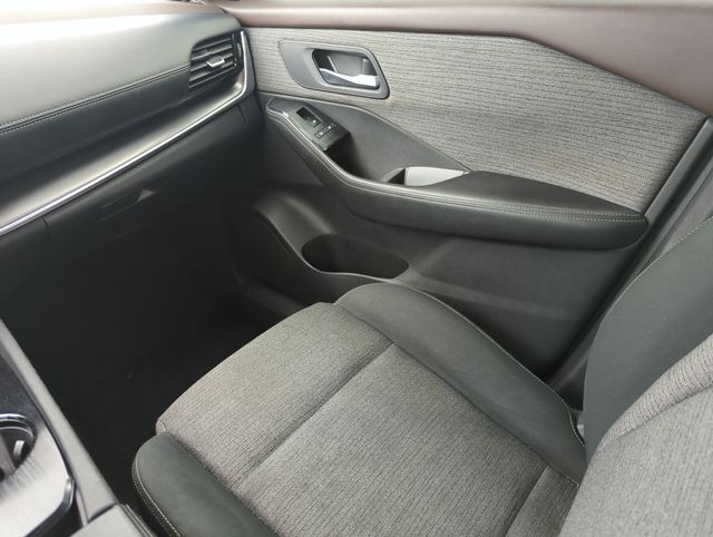2021 Nissan Rogue SV - Photo 27