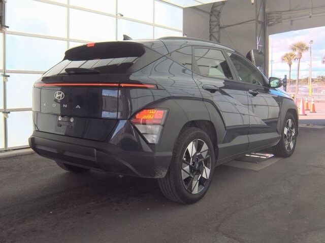 2024 Hyundai Kona SEL photo 2