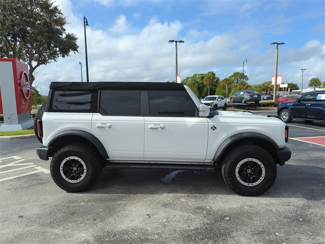 2023 Ford Bronco Outer Banks photo 2