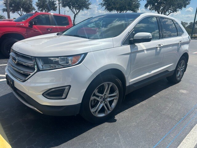 2016 Ford Edge Titanium photo 2
