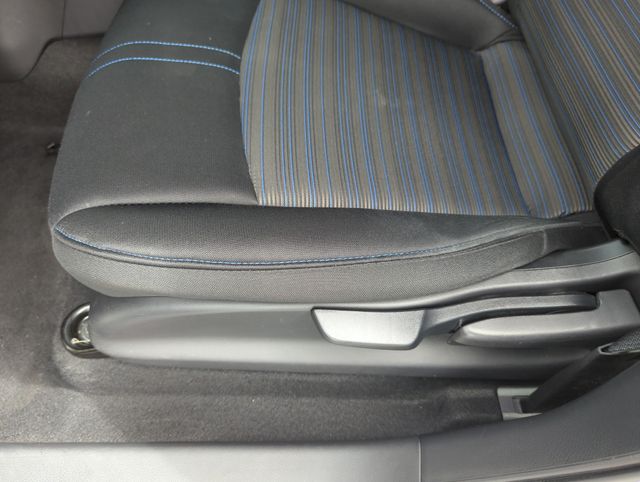 2023 Nissan Leaf S - Photo 33