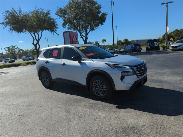 2025 Nissan Rogue S photo 2