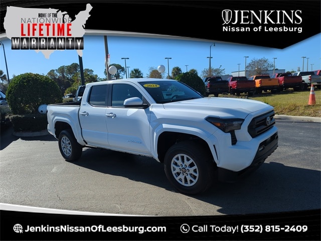 2024 Toyota Tacoma SR5's photo