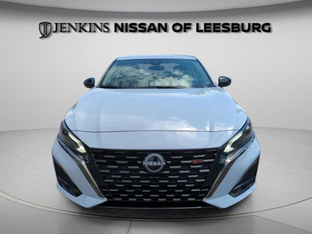 Used 2025 Nissan Altima SR Sedan