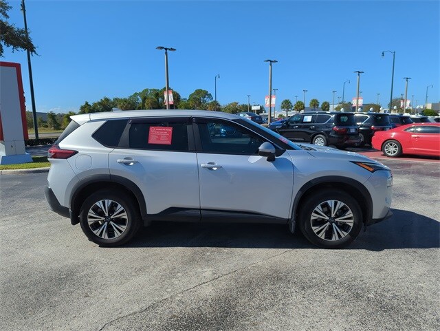 2023 Nissan Rogue SV photo 2