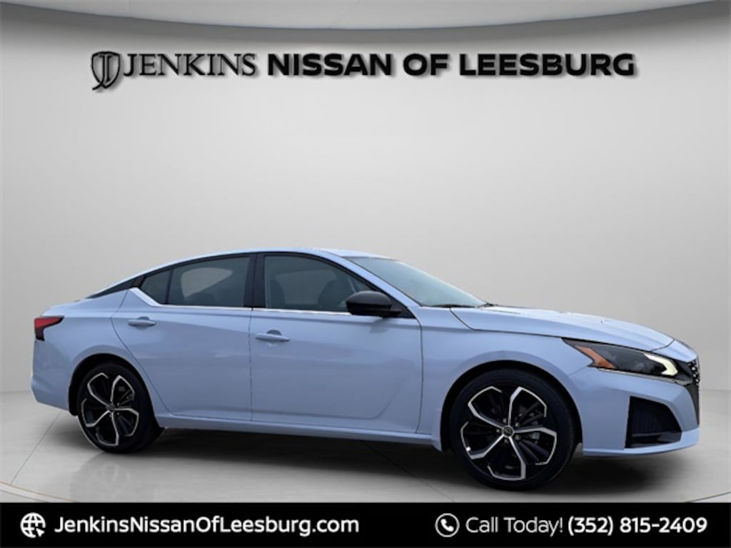 New 2025 Nissan Altima SR Sedan