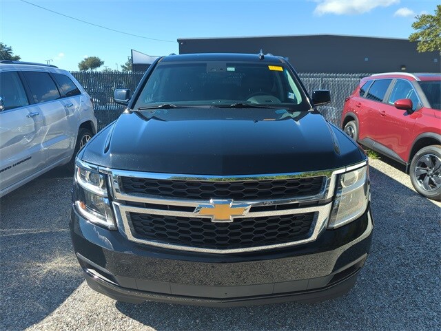 2019 Chevrolet Suburban LT photo 3