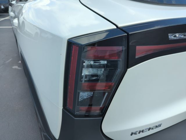 2025 Nissan Kicks SR - Photo 18