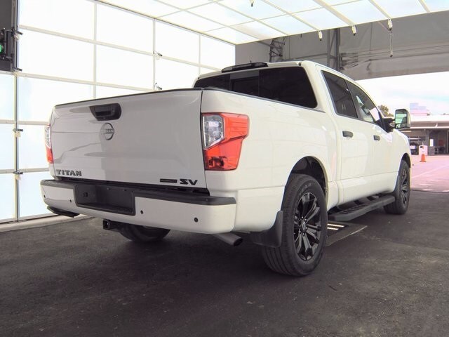 2023 Nissan Titan SV photo 2