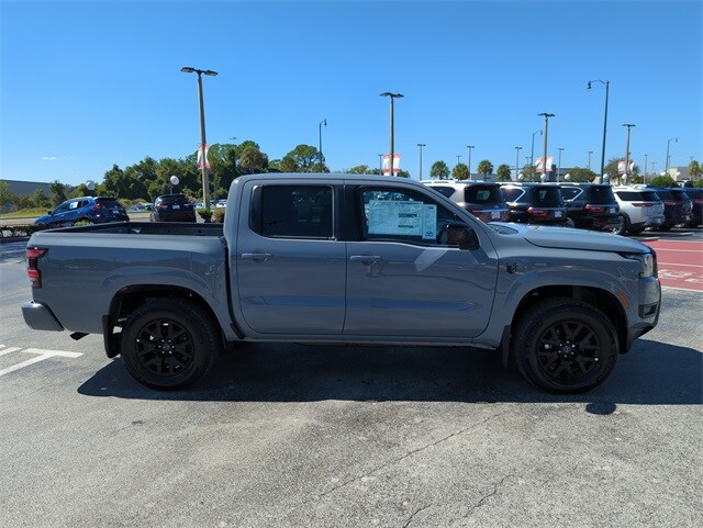 2026 Nissan Frontier SV photo 3