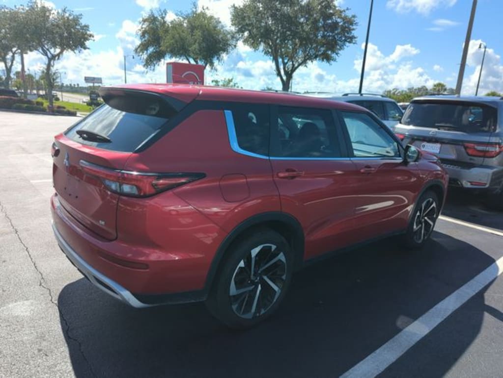 Used 2024 Mitsubishi Outlander SE SUV
