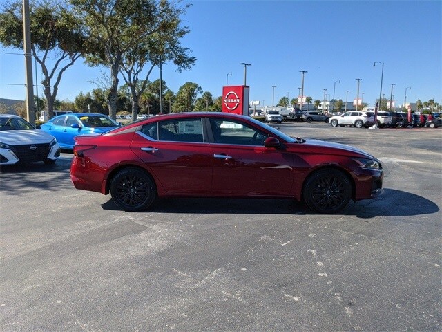 2025 Nissan Altima SV photo 3