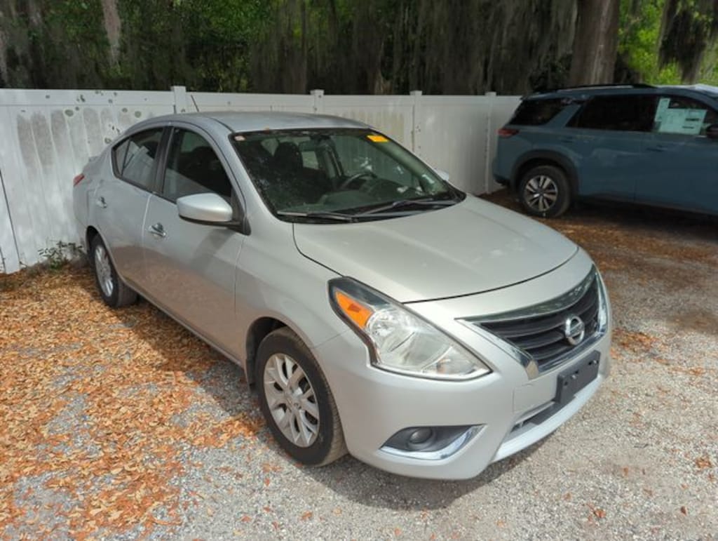 Certified 2019 Nissan Versa 1.6 SV Sedan
