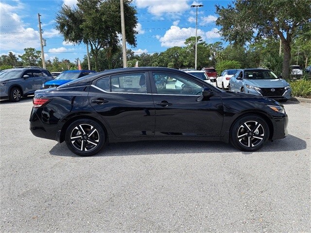 2025 Nissan Sentra SV photo 3