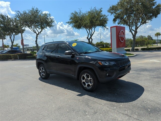 2022 Jeep Compass Trailhawk photo 2