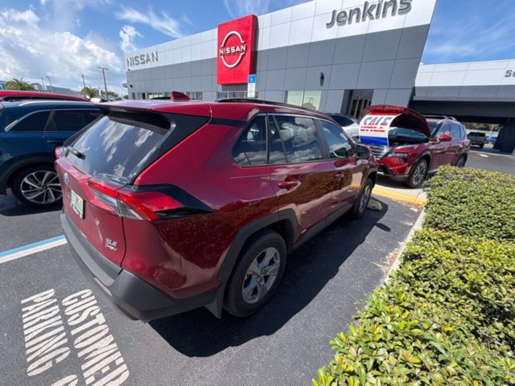 Used 2025 Toyota RAV4 Hybrid XLE SUV