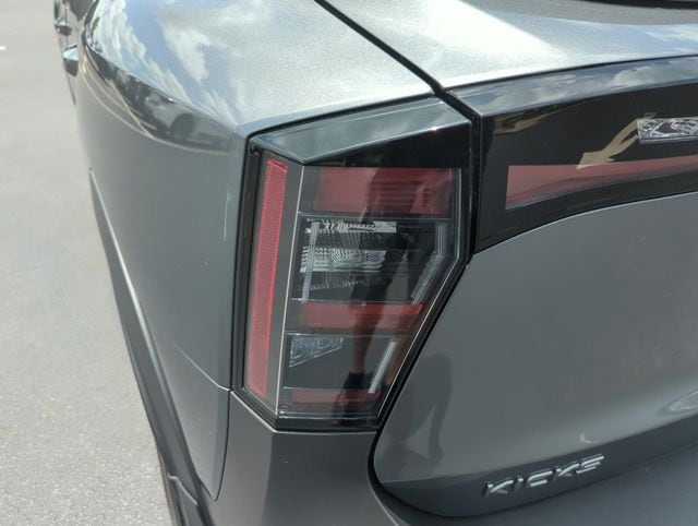 2025 Nissan Kicks SV AWD - Photo 18