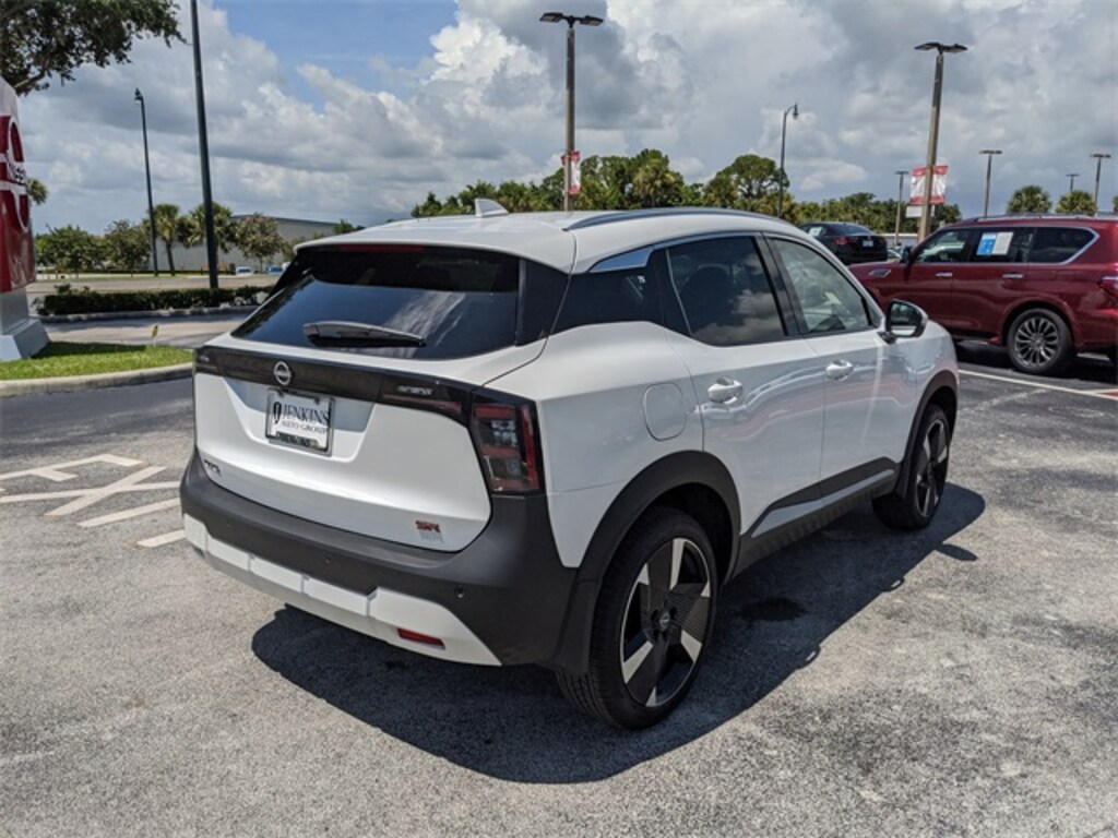 Used 2025 Nissan Kicks SR SUV