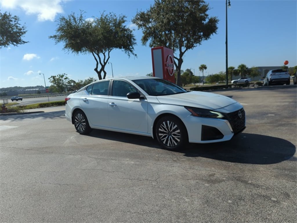 New 2025 Nissan Altima SV Sedan