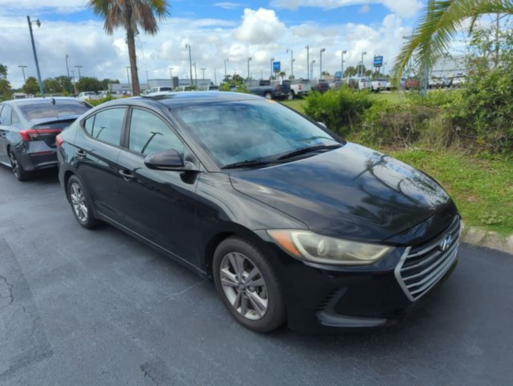 Used 2017 Hyundai Elantra SE Sedan